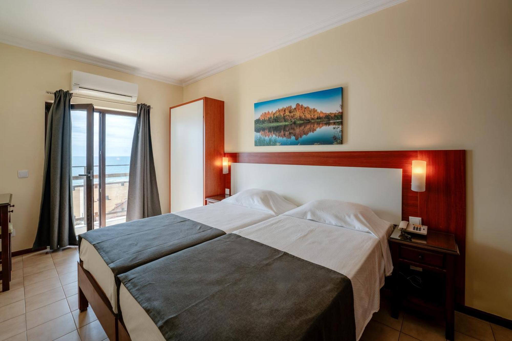 Hotel Avenida Praia Портіман Екстер'єр фото